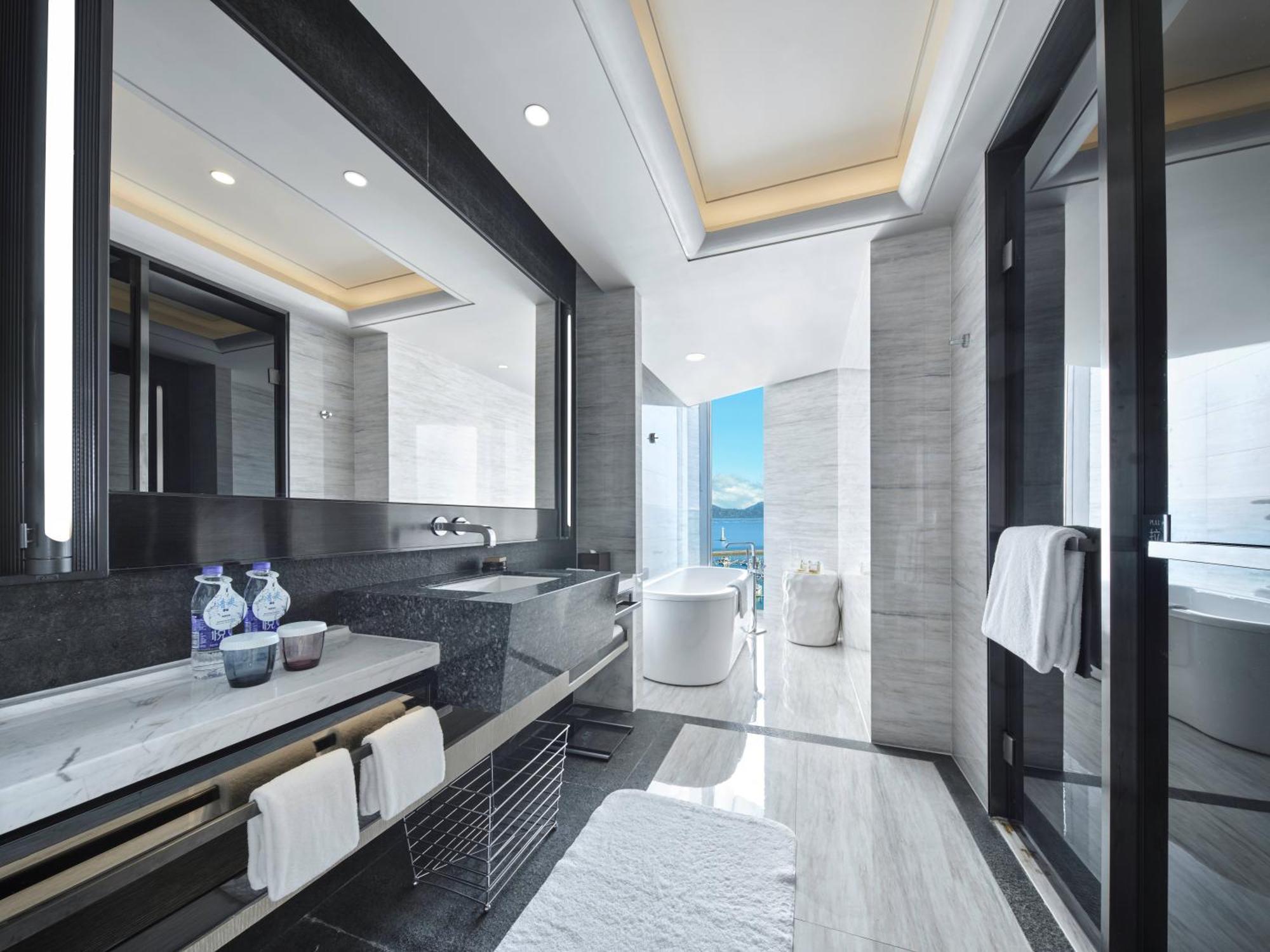 Hilton Shenzhen Shekou Nanhai Экстерьер фото