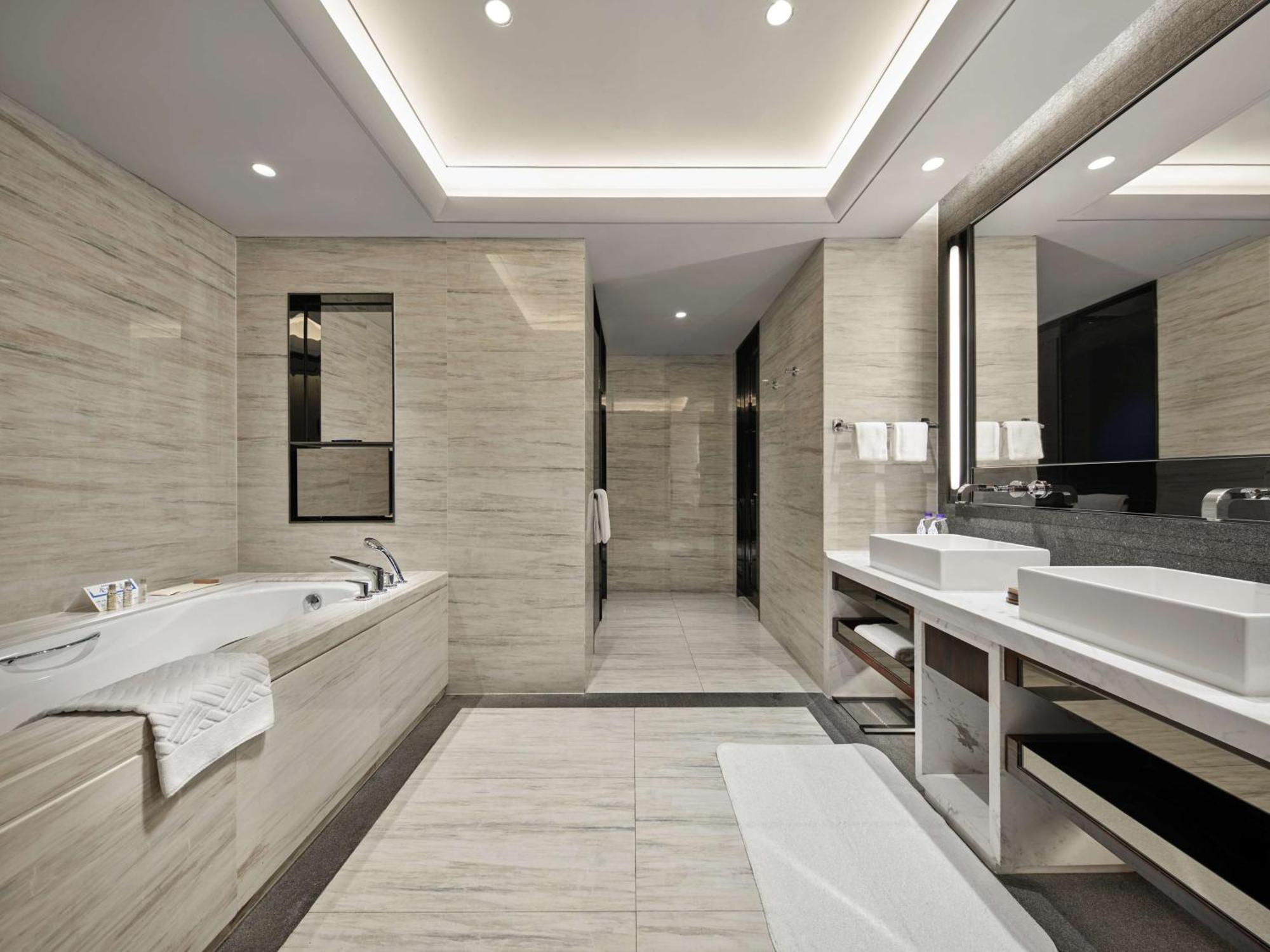 Hilton Shenzhen Shekou Nanhai Экстерьер фото